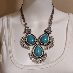 Lrg vintage faux turquoise, silvertone & rhinestone statement necklace
